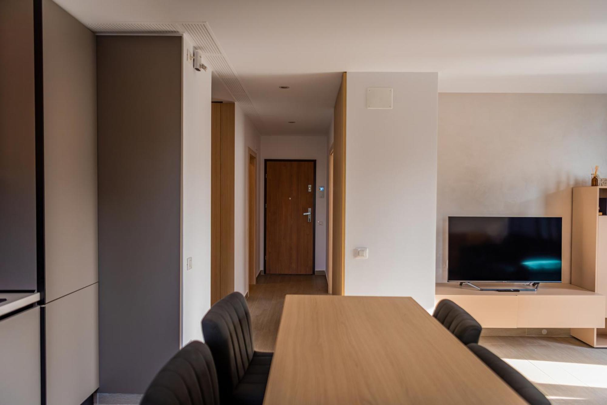 Jad - Urban Plaza - Luxury 3 Rooms & 2 Rooms Apartments Брашов Екстериор снимка