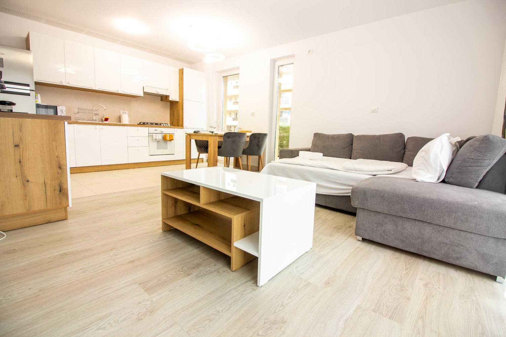 Jad - Urban Plaza - Luxury 3 Rooms & 2 Rooms Apartments Брашов Екстериор снимка