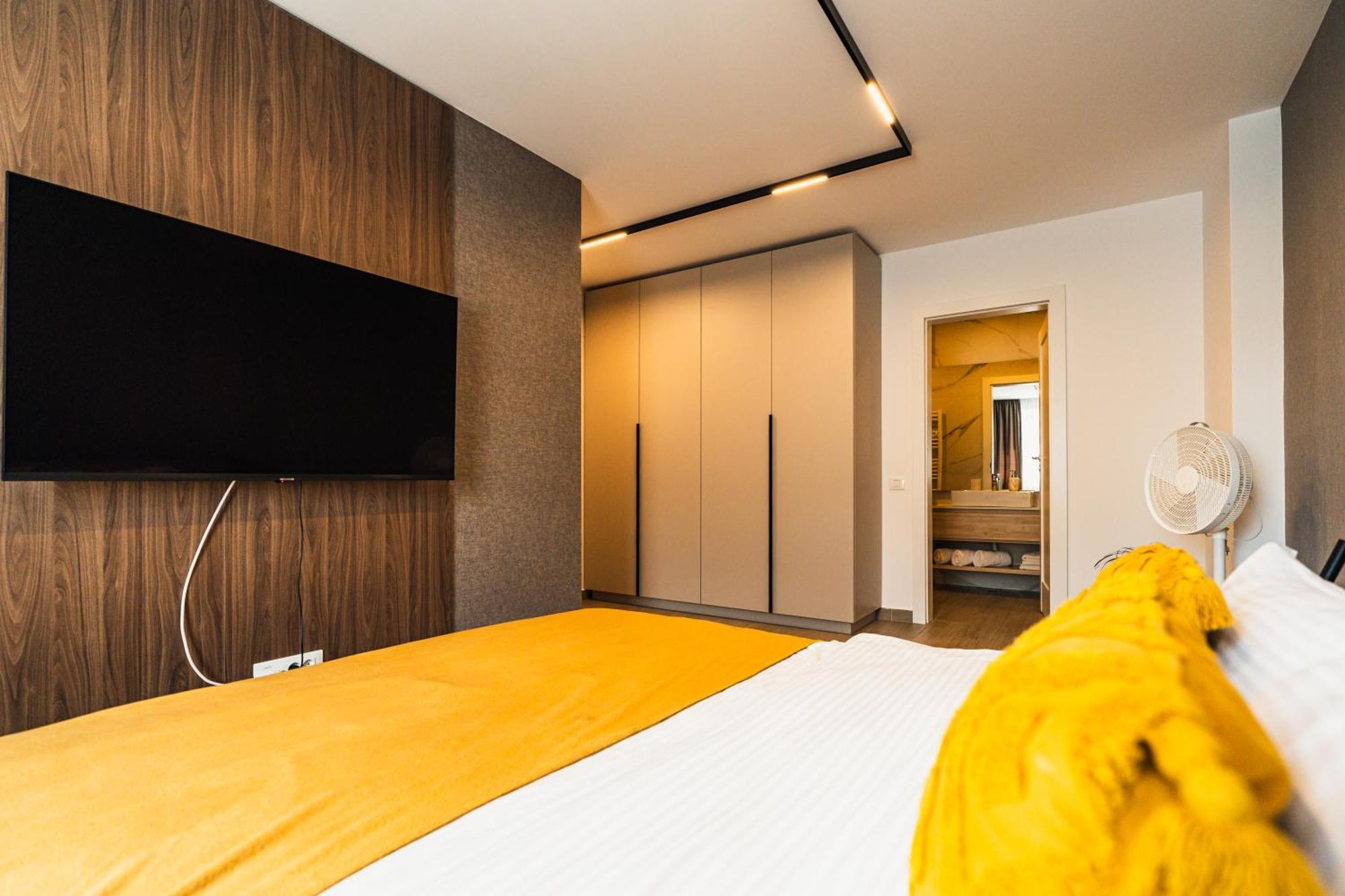 Jad - Urban Plaza - Luxury 3 Rooms & 2 Rooms Apartments Брашов Екстериор снимка
