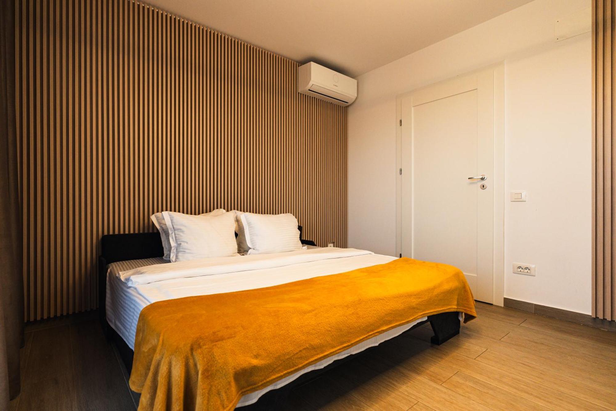 Jad - Urban Plaza - Luxury 3 Rooms & 2 Rooms Apartments Брашов Екстериор снимка